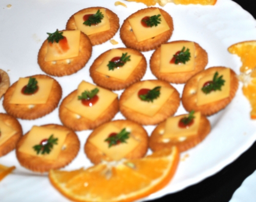 Canap&eacute;s  An Ideal Dining Solution For New Years Eve Parties